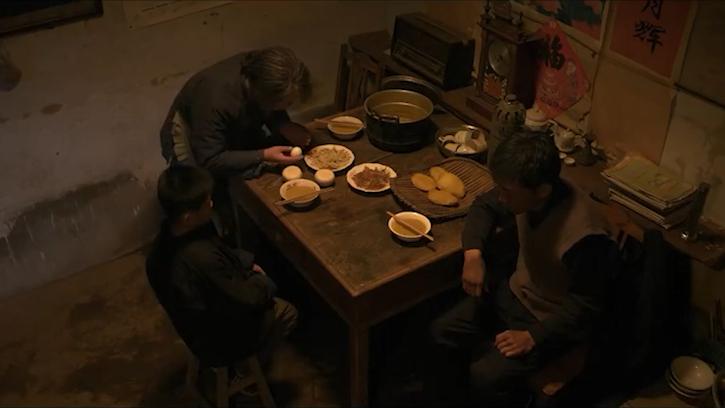 光棍好心收留残疾母女,光棍好心收留精神病女子