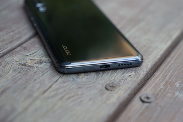 magic2值不值得换屏幕总成,荣耀magic2内屏坏了值不值得修