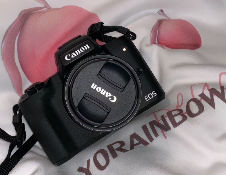 圣诞送女生什么礼物好？送这款大眼橙小黄人H1绝对超值