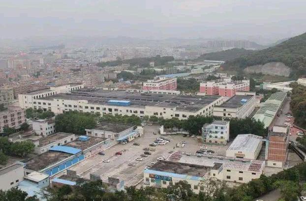 东莞城中村遍布“荒废”出租屋,租金2百元不到:听听网友怎么说