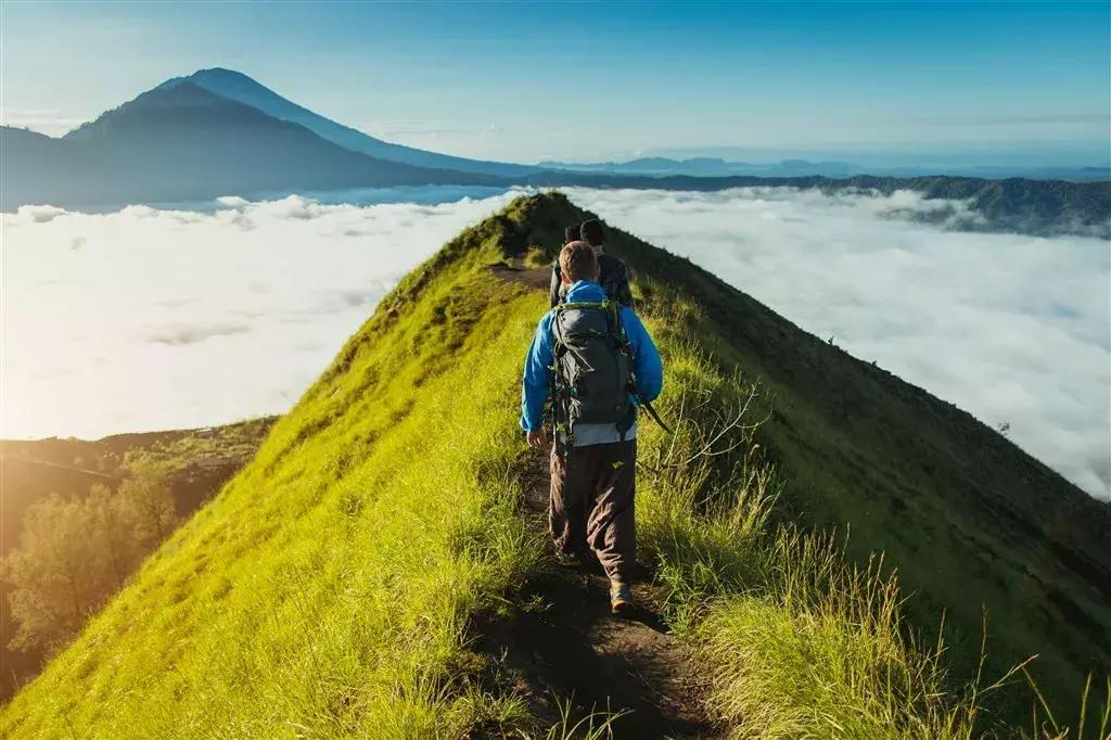 走路经常腿打软是怎么回事,走路经常腿打软当心膝盖出了问题
