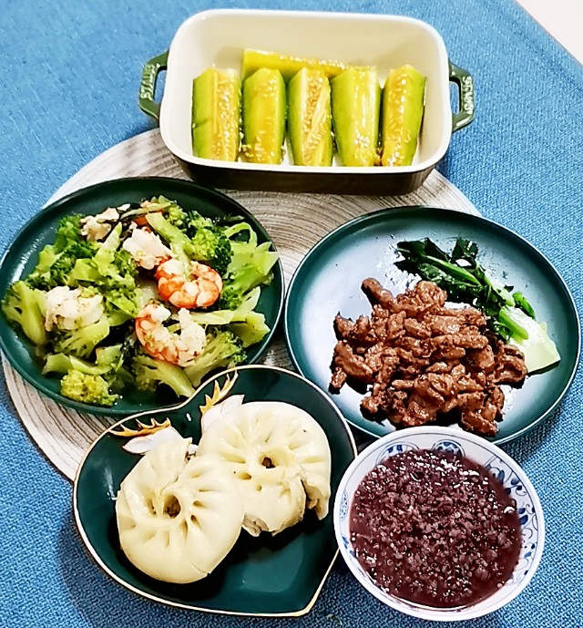 给高中生做午餐,做早餐给高中生