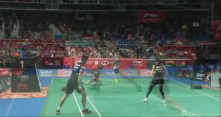 眼睛让羽毛球打中了该怎么办,羽毛球眼睛受伤视频