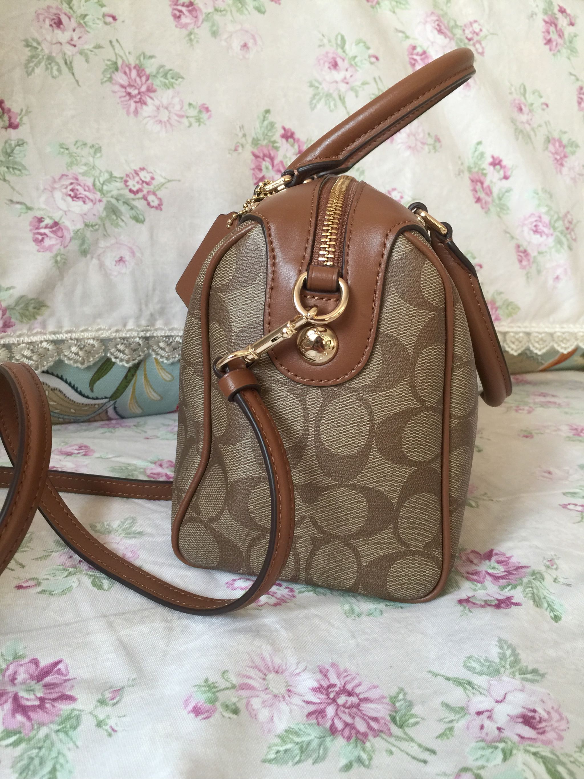 coach蔻驰女包什么款最保值,coach蔻驰波士顿跟腋下包哪款好看