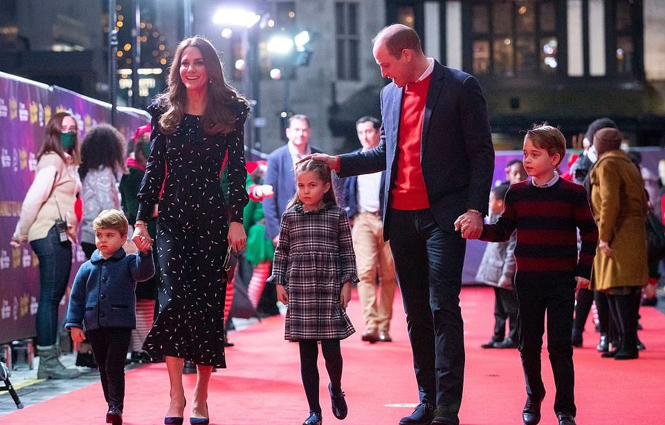 凯特威廉将迎结婚十周年纪念,凯特威廉官宣订婚照片