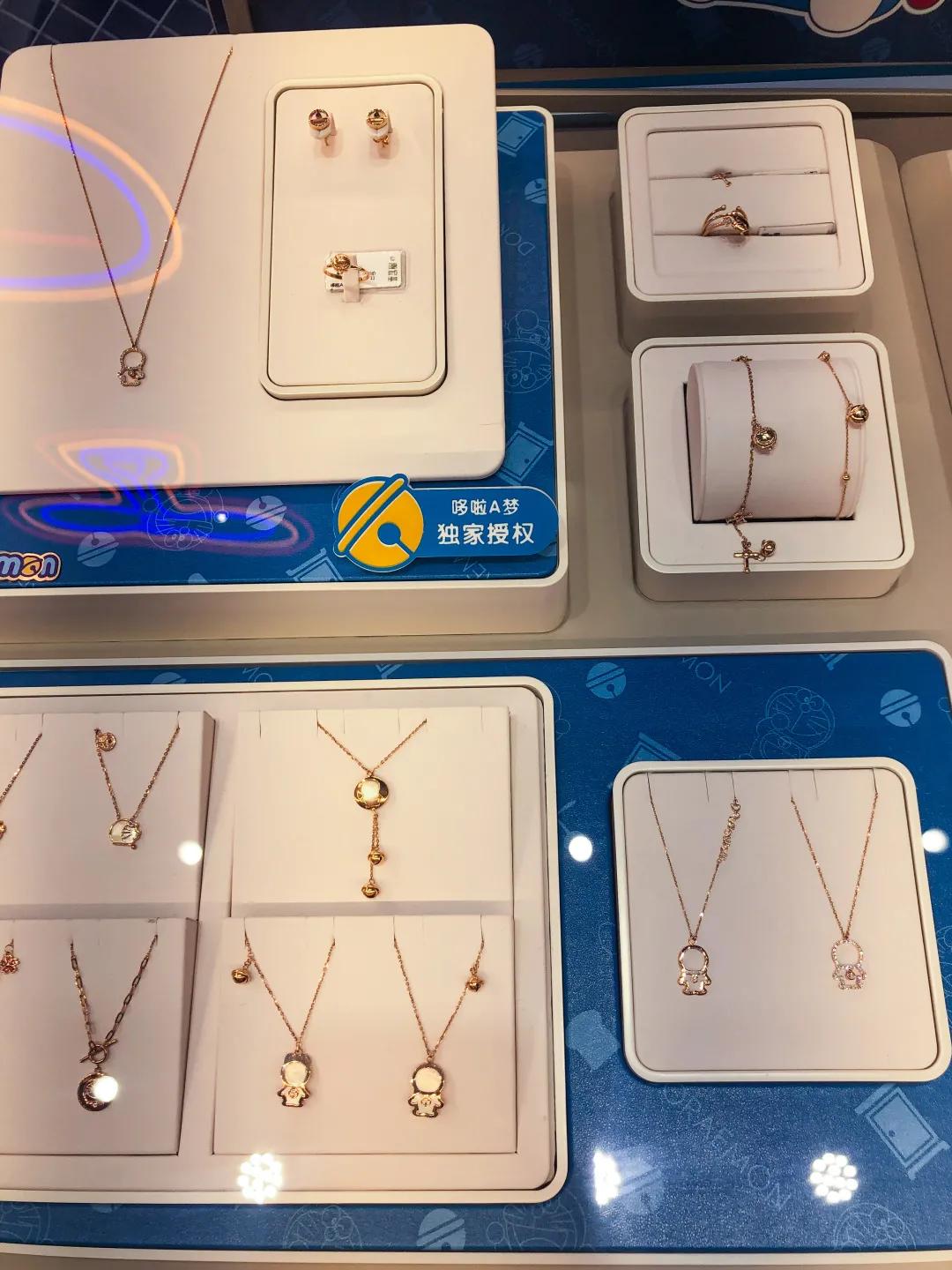 化妆品8折、拆盲盒送iphone、服饰5折，商场年中庆我选这家