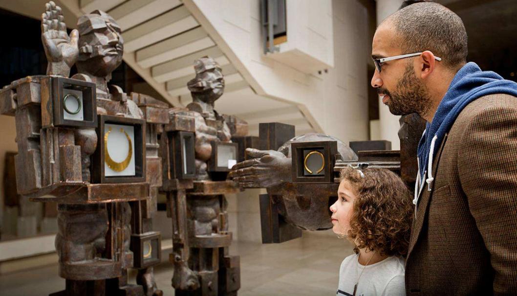 lv老板的旗下奢侈品,lv创始人豪宅