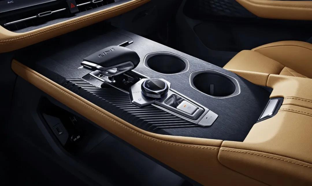 直接杀入15万区间,把合资车拉下马?长安UNI-K胜算大吗?