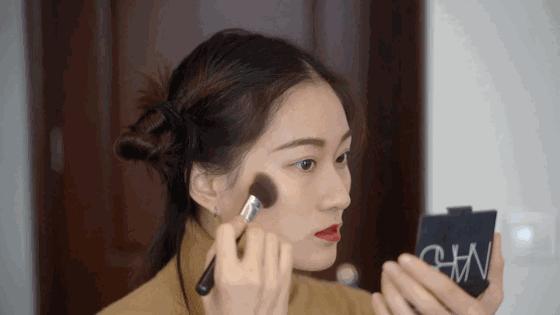 脸大又长个子高留什么发型适合,脸大脸部留白多适合留什么发型