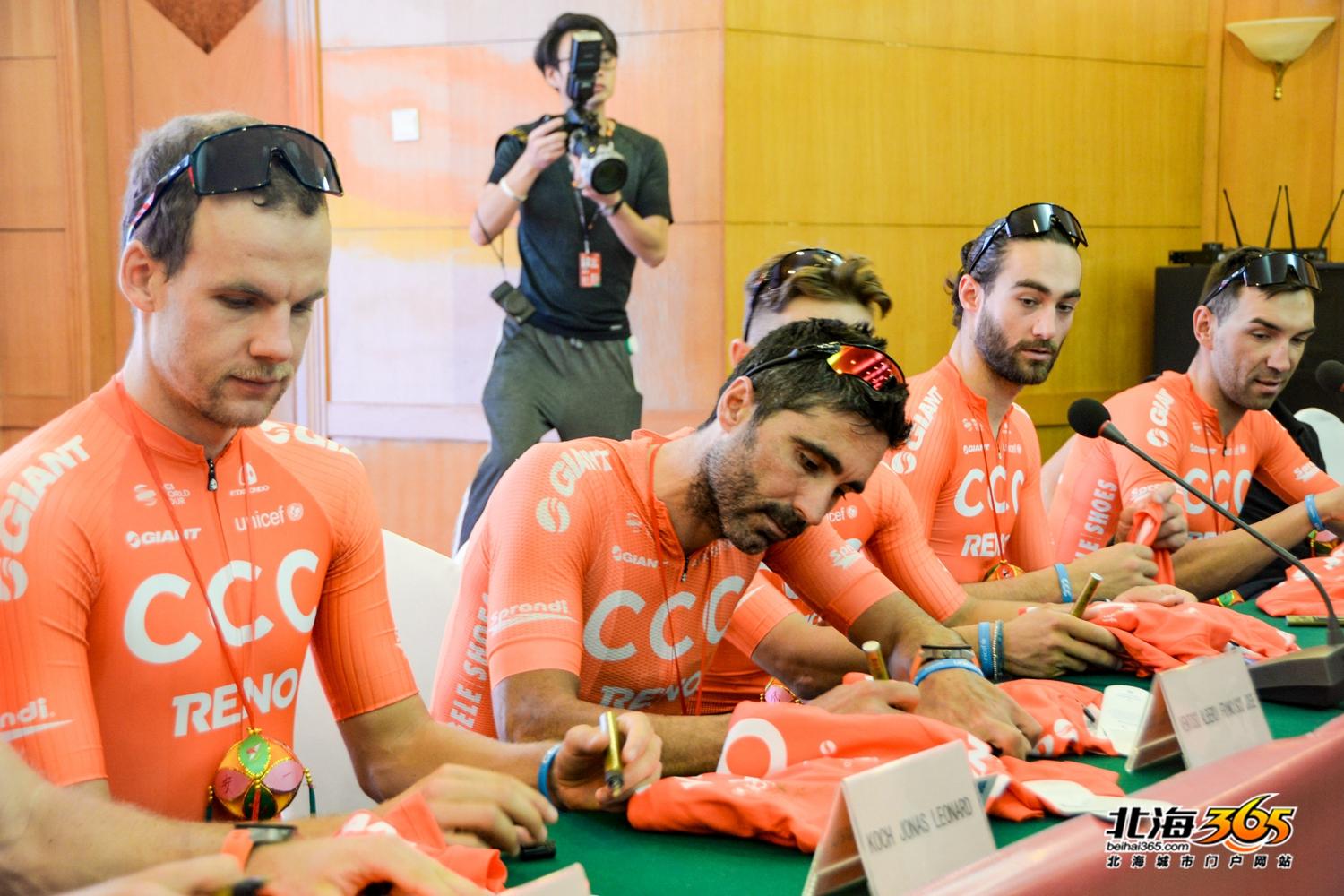 零距离接触环广西明星车手,个个一米八五,人靓身材好(多图)