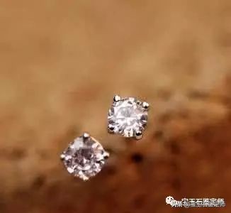 与钻石很相似，但价格相差很大的宝石来看看