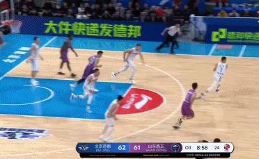 林书豪头破血流,林书豪手肘撞飞