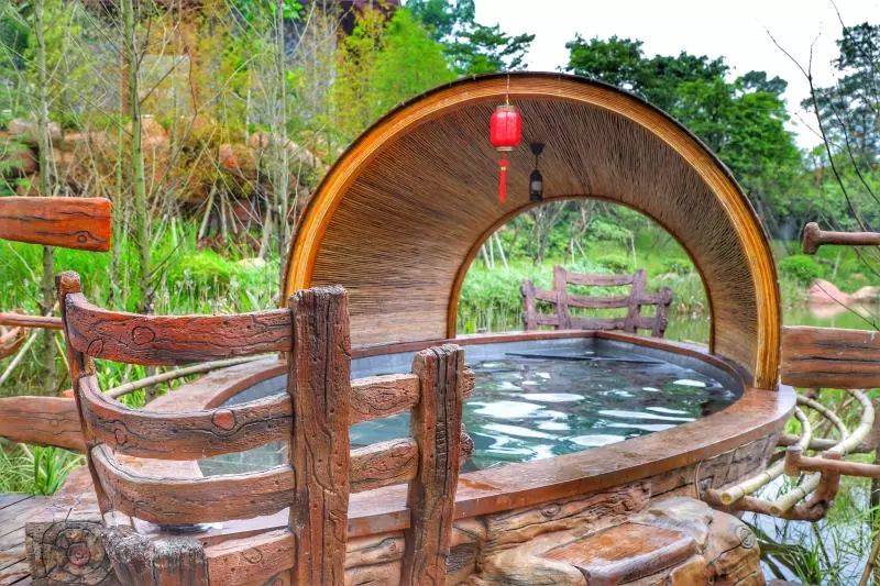 1.5h车程，过个有氧假期，鹭湖岭南花园山景房+半山温泉2人仅398