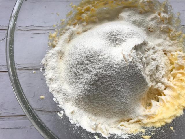 曲奇奶油饼干最正宗的配方,如何能做出香酥的奶油饼干