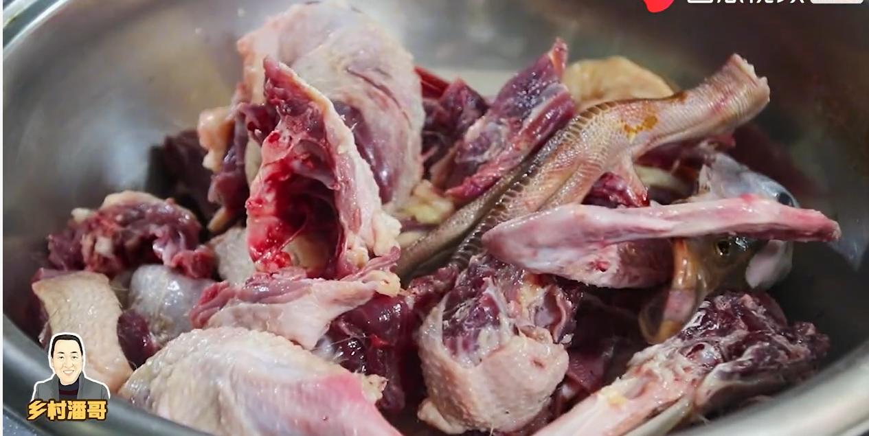 鸭的6种做法鲜香浓郁,手撕鸭麻辣烤鸭制作全过程和配方