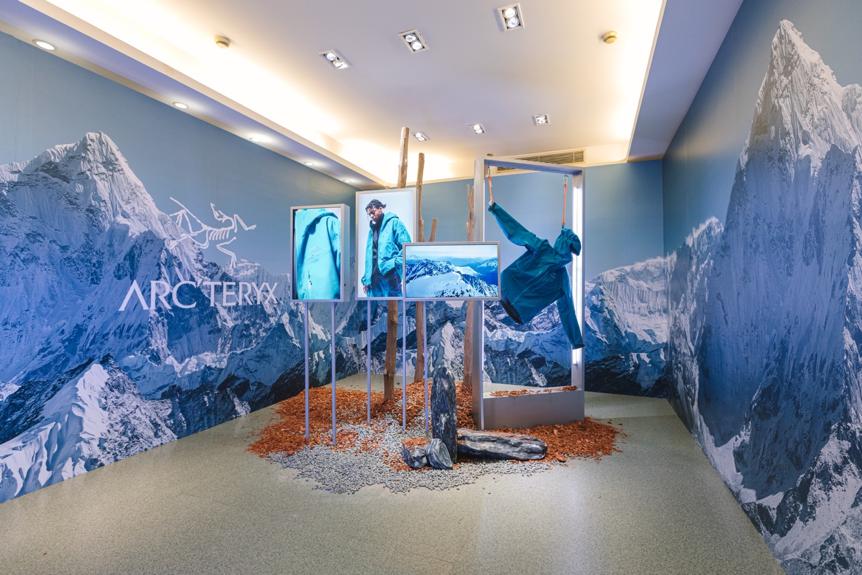 始祖鸟alphasv明星上身,始祖鸟alphasv兔年限定款