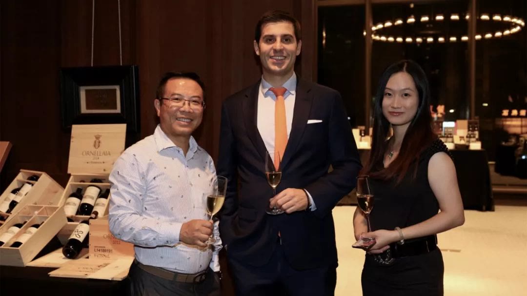 读的是设计,做的是销售,美酒从业者的路子到底有多嘢|富隆酒业