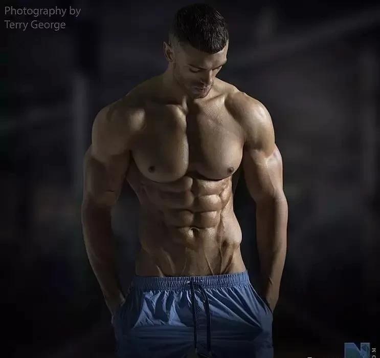 健身教练吃什么增肌,健身教练训练100个技巧