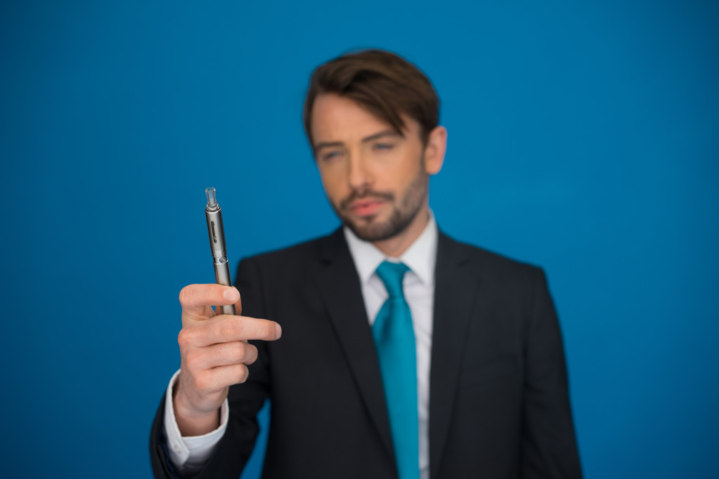 全球*子烟电**新报道FDA称没有直接证据表明癫痫跟*子烟电**有关