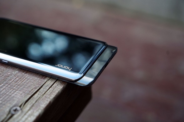 magic2值不值得换屏幕总成,荣耀magic2内屏坏了值不值得修