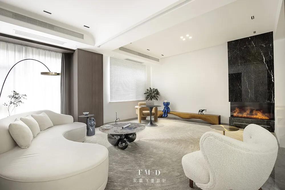 也要给家里装个壁炉！取代电视墙又能冬日围坐取暖，提升家居质感