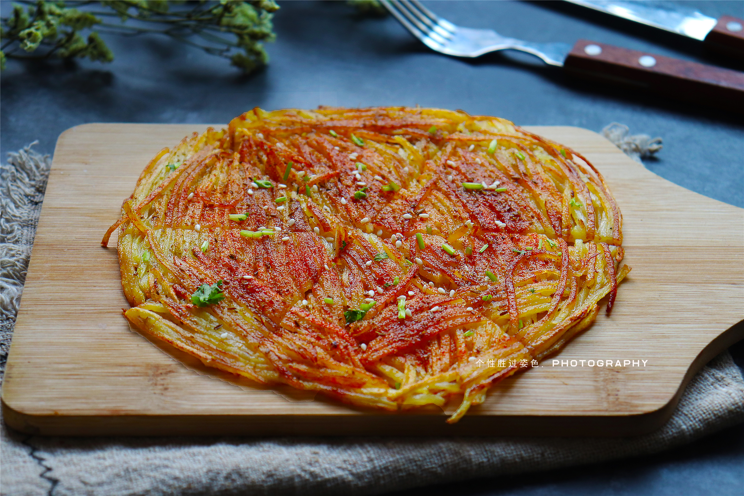 做土豆饼加鸡蛋做法,土豆饼怎样做才能酥脆