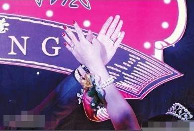 脑瘤女孩冯莹最后的时光,冯莹病魔女孩