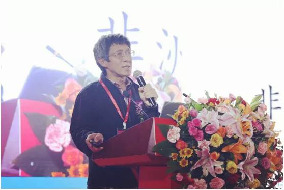 恒通动保多维度赋能经销商！高举一切为了养殖人的笑的旗帜