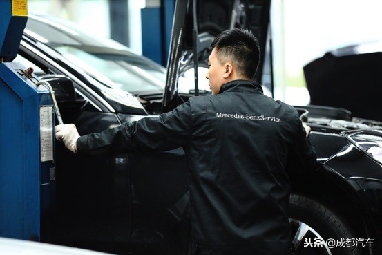 做服务，温度就要刚刚好访梅赛德斯-奔驰四川华星锦业总经理淡刚