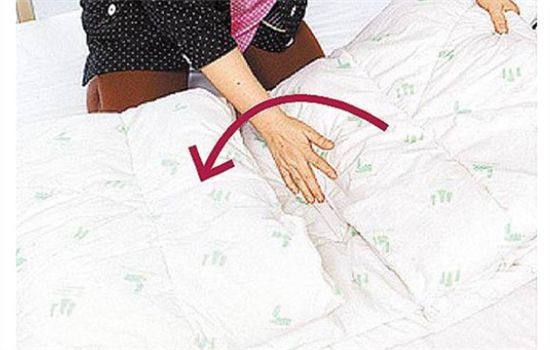 被子太多了柜子装不下怎么收纳,被子如何收纳不占空间有什么技巧