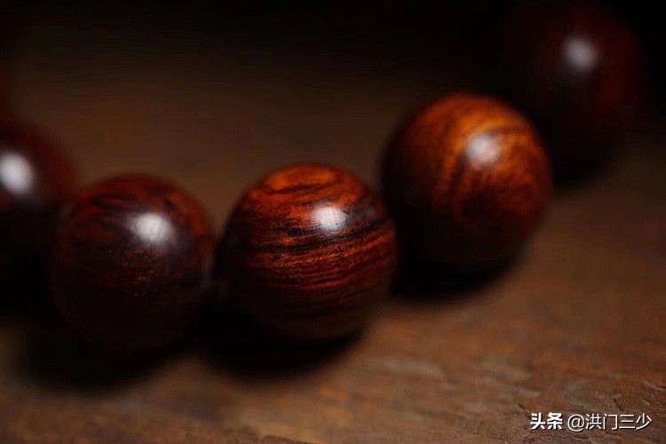 海南黄花梨的特征,黄花梨海黄和越黄区别