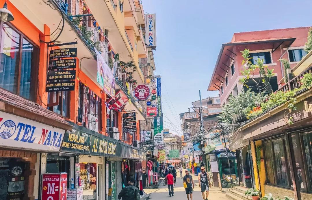 这个微笑国度,见人就夸漂亮,300元就能在天空滑翔