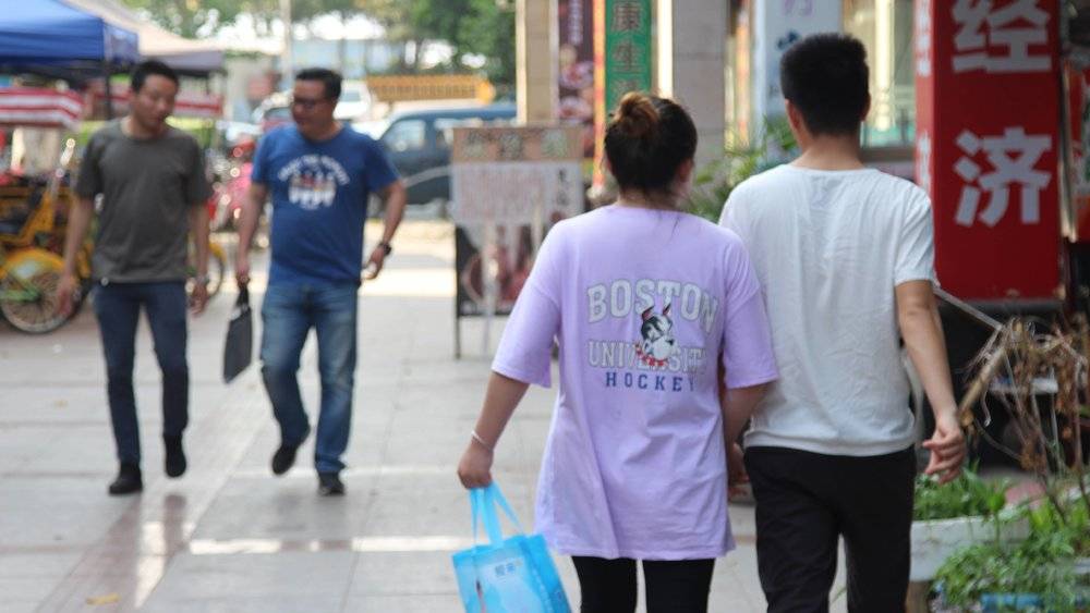 那些通过努力实现梦想的人,那些靠自己努力开上宝马的年轻人