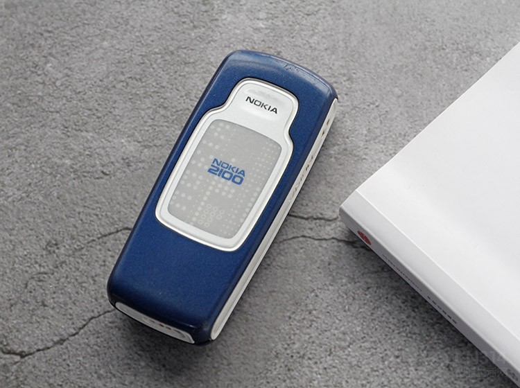 诺基亚2系列的手机,诺基亚2代