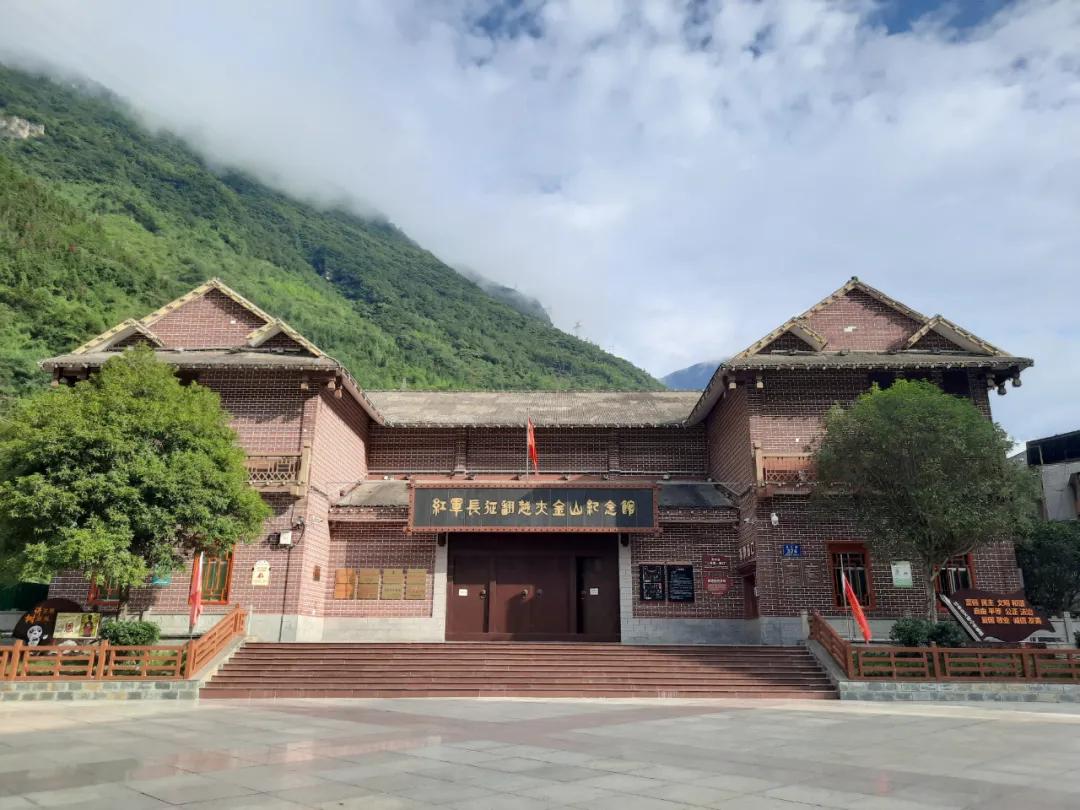 宝兴定制客运网约车,雅安宝兴车站