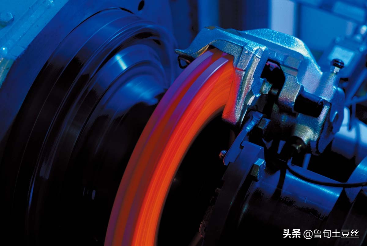 毂锐驰,碟刹刹车片在车上怎么看磨损