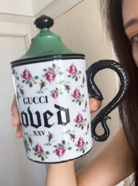 宋妍霏的潮流穿搭,宋妍霏一个被演技耽误的时尚博主