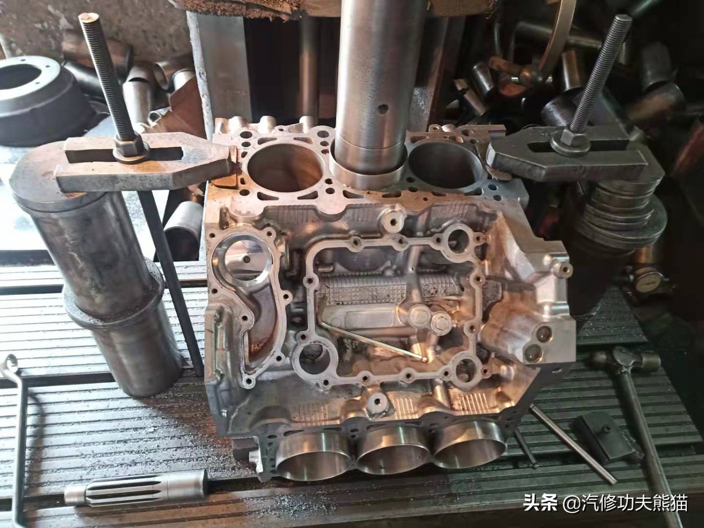 奥迪a8l烧机油严重有什么征兆,奥迪a8l烧机油现象普遍吗