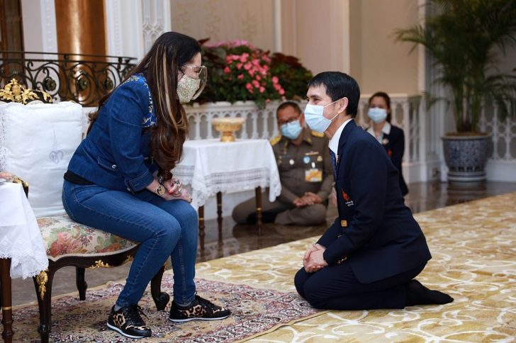 泰国血友病公主,泰国鳄鱼皮女包包