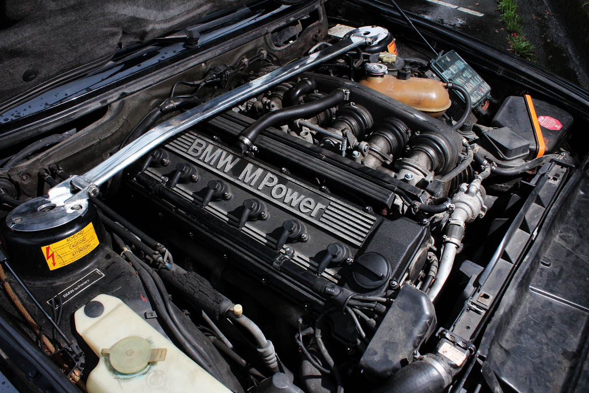 宝马m5帅气逼人,宝马e28m5翻新