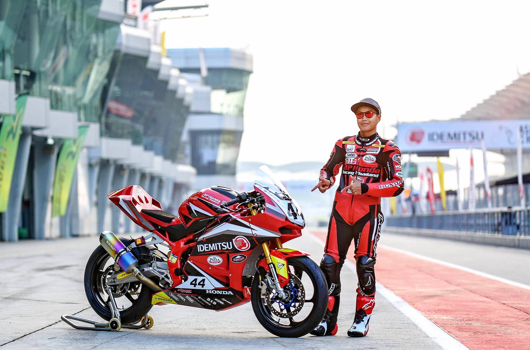 honda新一代cbr1000rr赛车亮相,本田cbr250rr中国上市