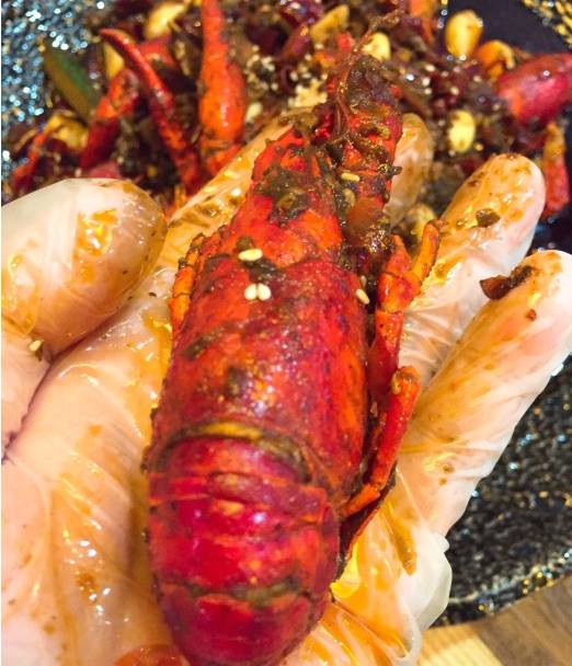 南宁美食推荐必吃龙虾,南宁最好吃的五香龙虾