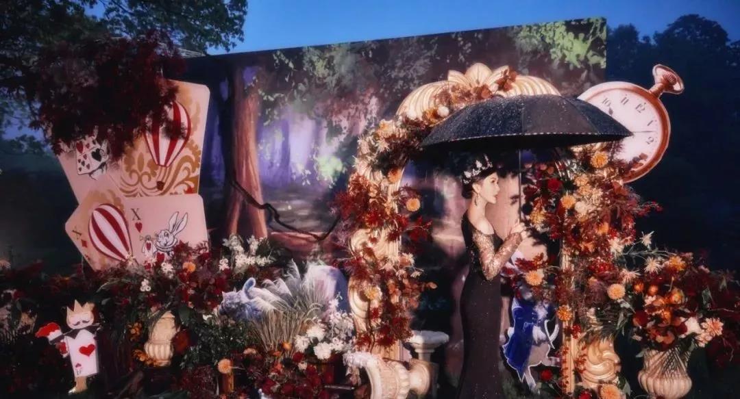 QUNEEN梦游仙境女王派对，天著之上有美的竞相发生