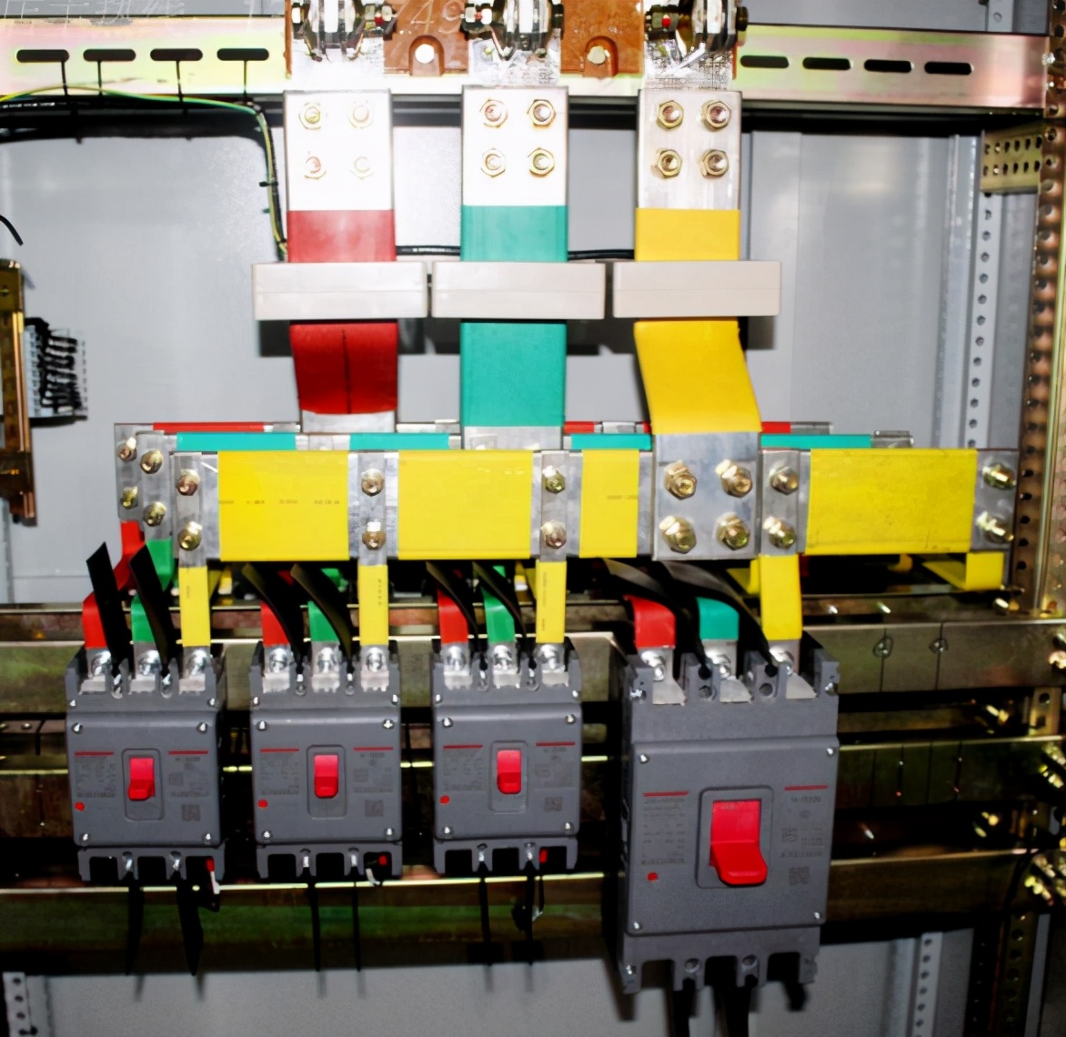 多大的用电负荷才需要无功补偿,工厂用电无功功率补偿