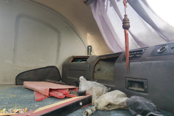 青岛解放jh6生活舱房车,史上最豪华的解放卡车