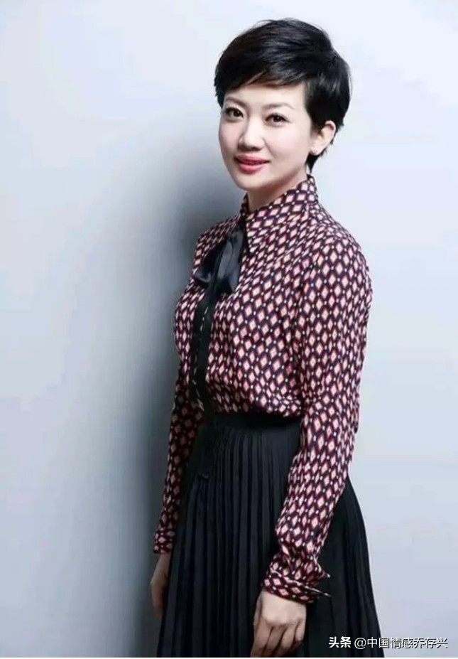 央视女主持人王端端婚姻情况,央视主持人王端端感人视频