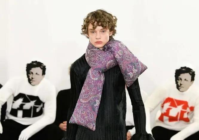 Forever21母公司估值达127亿美元;UR广晟旗舰店年销售额突破亿元