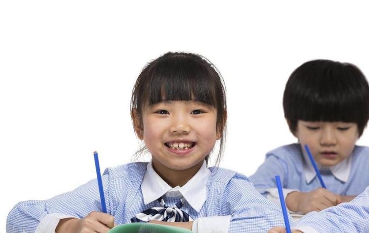 孩子中午不午睡怎么安排,中午不睡下午崩溃该怎么午睡