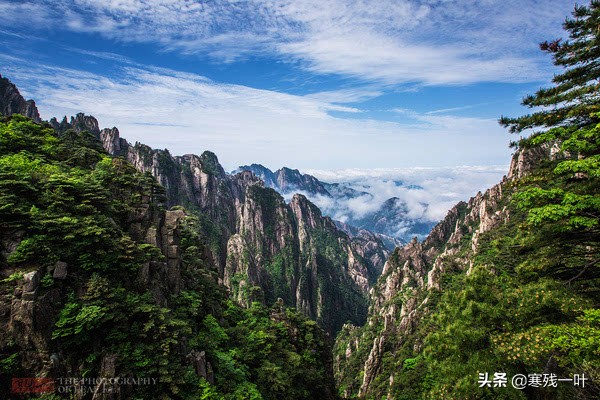 黄山风景悬崖峭壁,峡谷怪石嶙峋