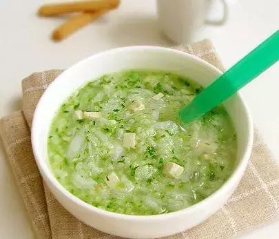 宝宝牛奶蛋白过敏宝妈需要忌口吗,过敏原检测牛奶过敏还能喝奶粉吗